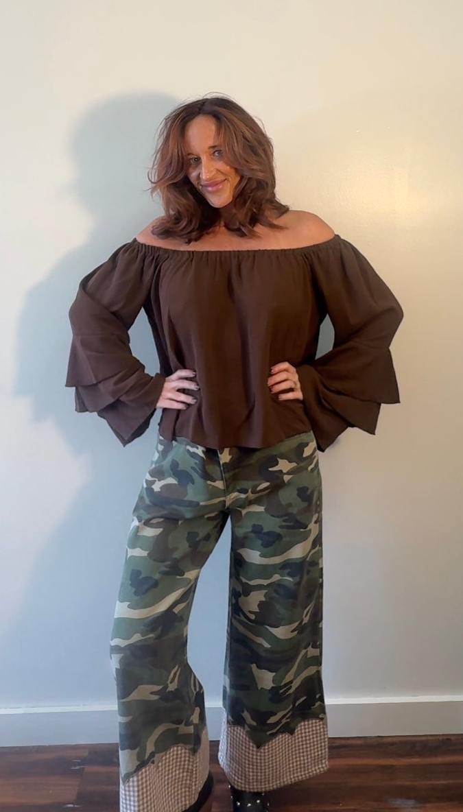 The Sienna Ruffle Top 🤎